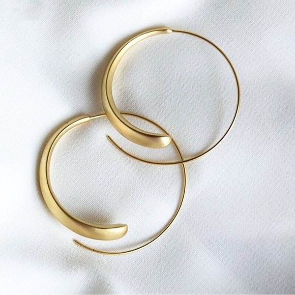 Any 2/$20! Matte Gold Threader Hoop Earrings - Picture 4 of 10